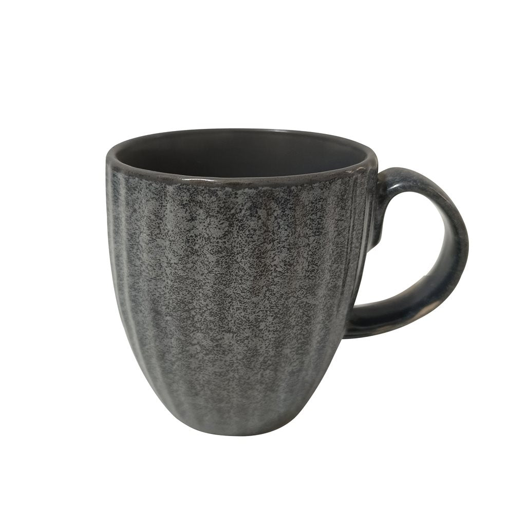 Taza gris oscuro